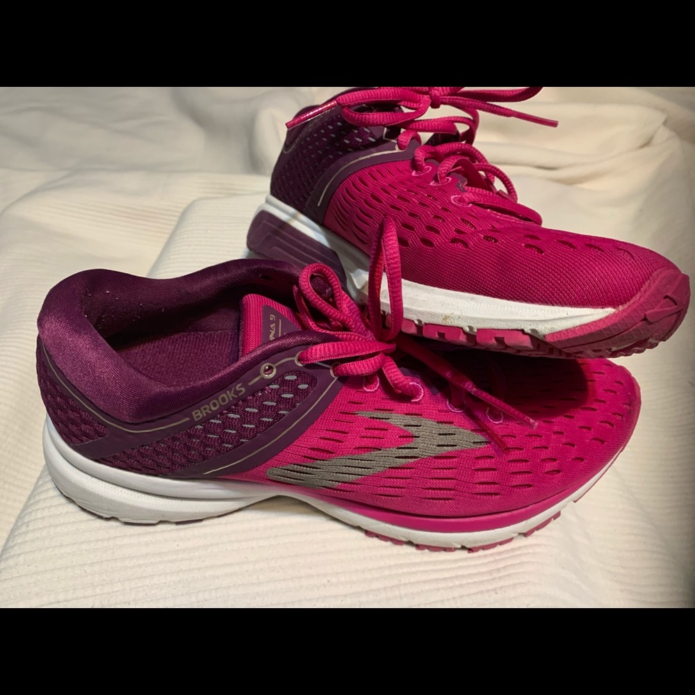 Brooks Ravenna-9 running shoes